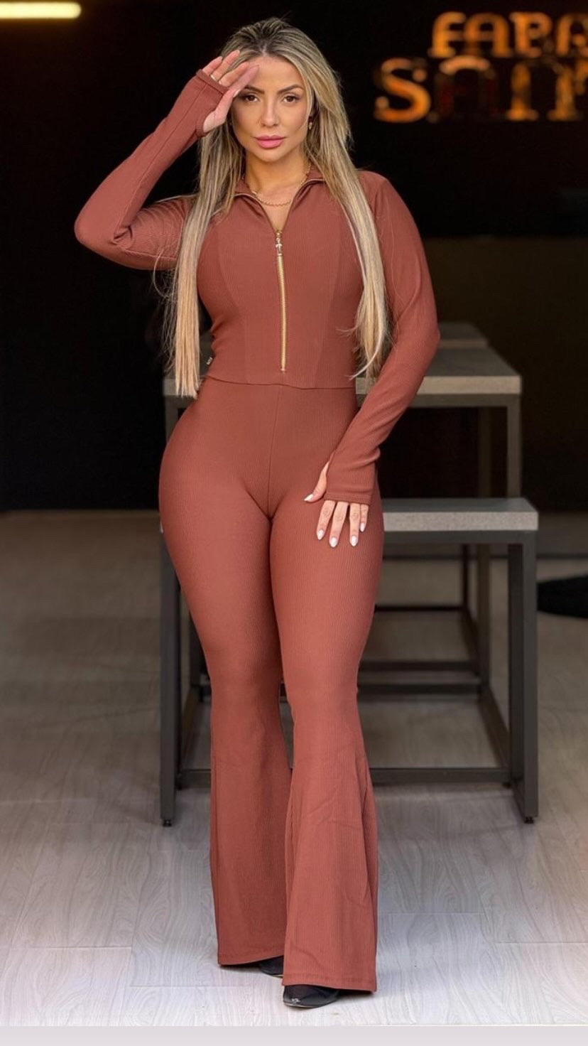Macacão longo calça Flare