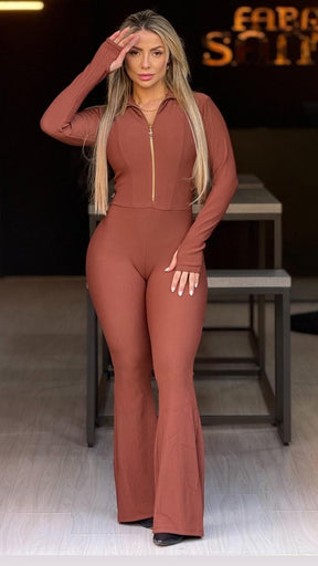 Macacão longo calça Flare